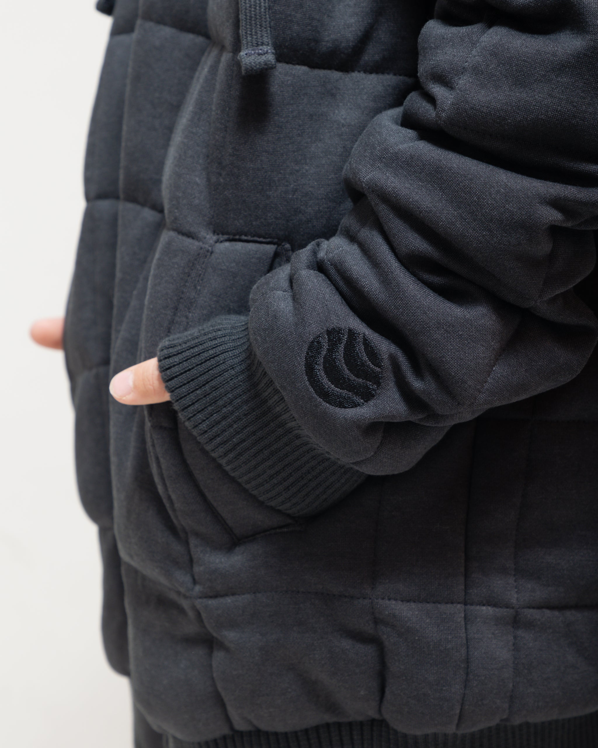 Thera: Wrap Yourself in Calm